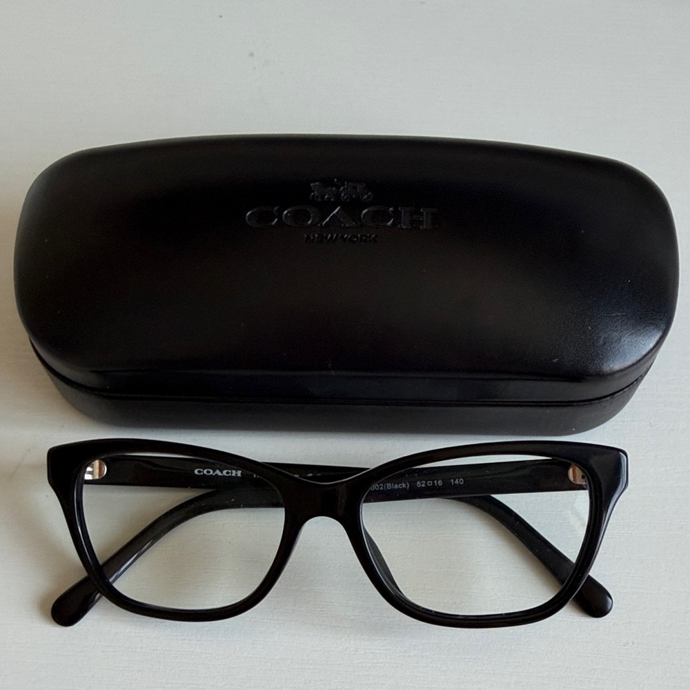 Coach women’s eyeglasses frame black !! Like new !!